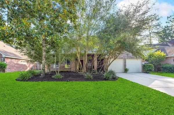 $505,000 | 46 East Hobbit Glen Drive, Conroe, TX 77384