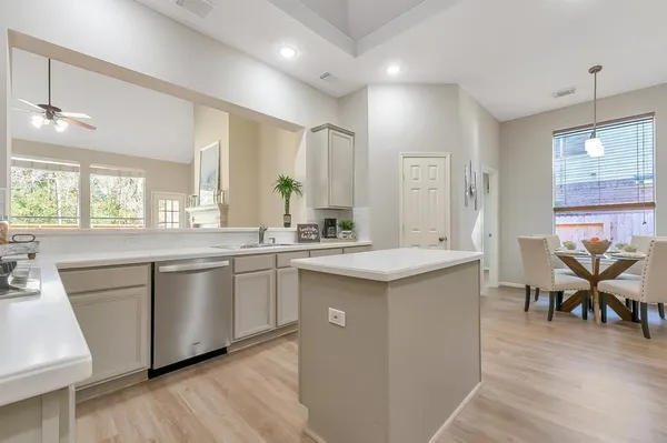 $499,000 | 46 East Hobbit Glen Drive, Conroe, TX 77384