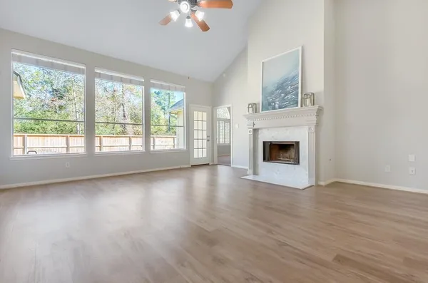 $499,000 | 46 East Hobbit Glen Drive, Conroe, TX 77384