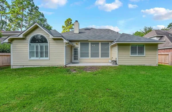 $499,000 | 46 East Hobbit Glen Drive, Conroe, TX 77384