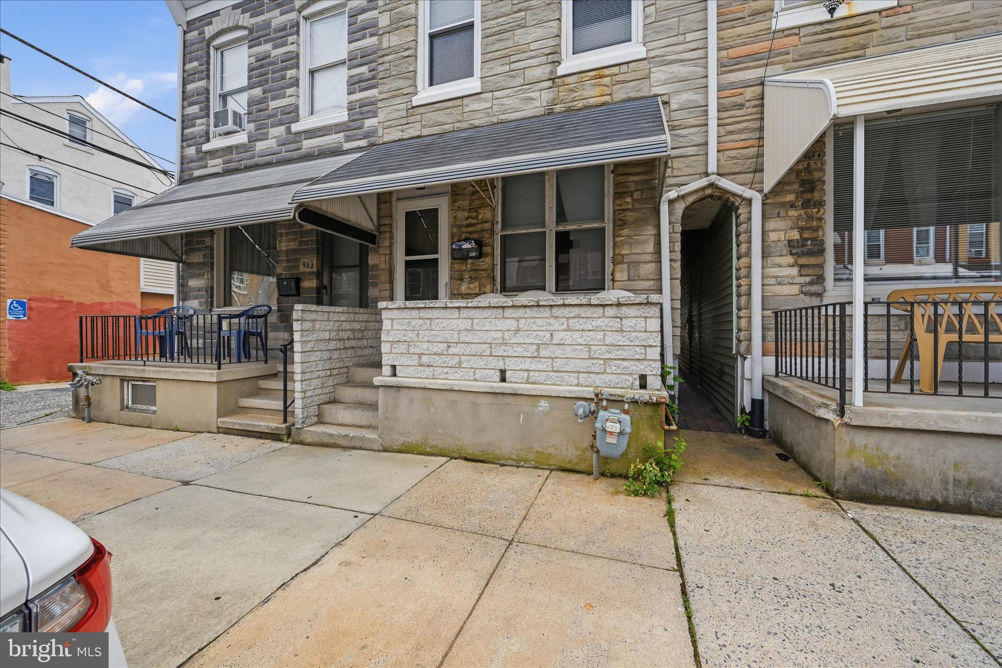 940 Pike Street Reading, PA 19604 - Photo 3 of 29 FBN_8733