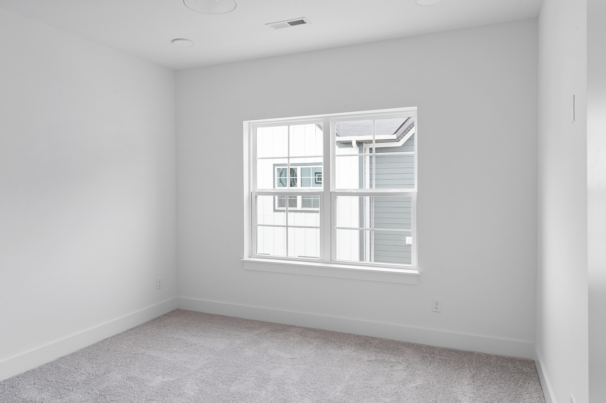 708 North Dupont Avenue Madison, TN 37115 - Photo 13 of 28 an empty room with a window
