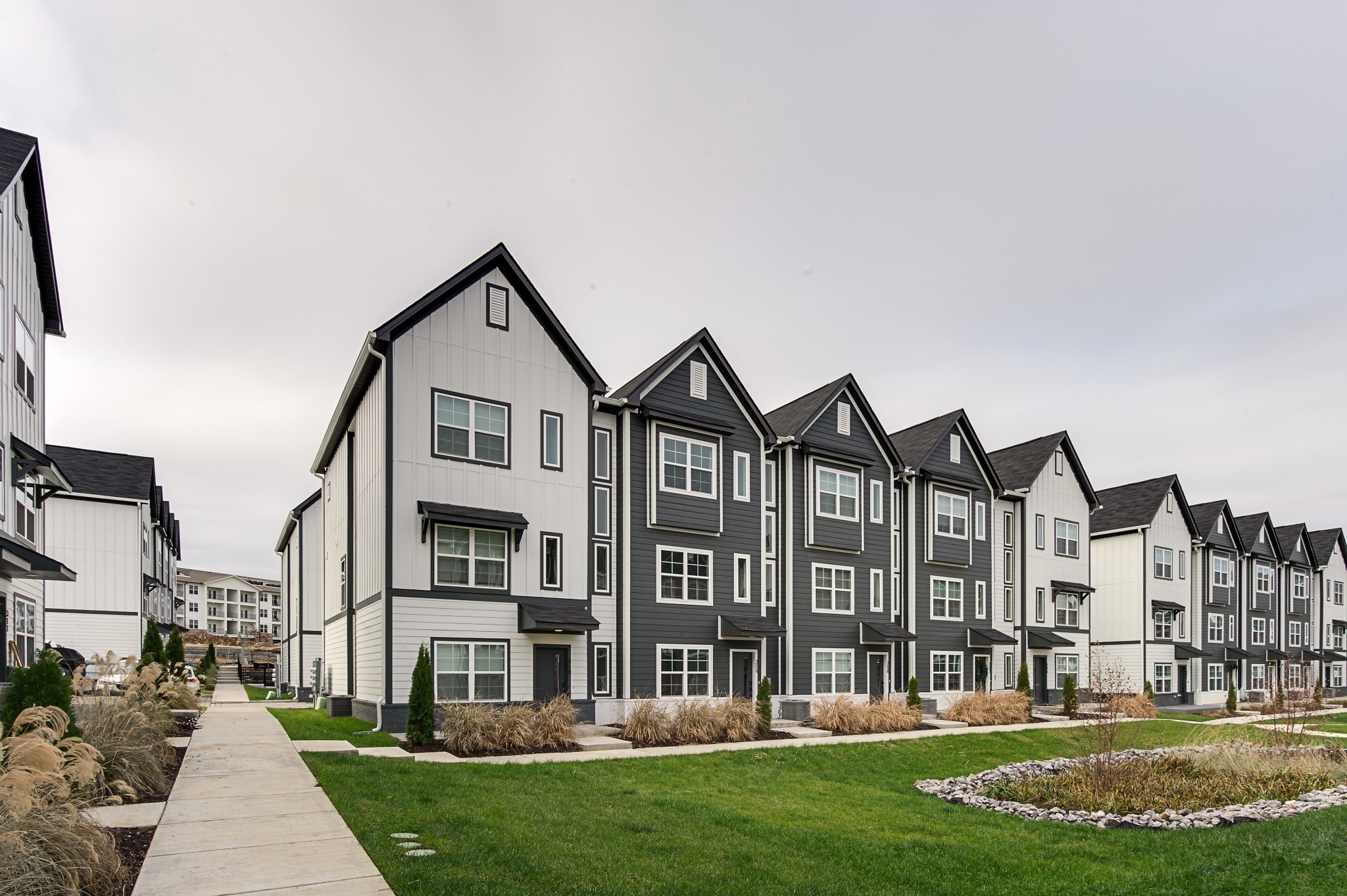 708 North Dupont Avenue Madison, TN 37115 - Photo 4 of 28 a front view of a house with a yard