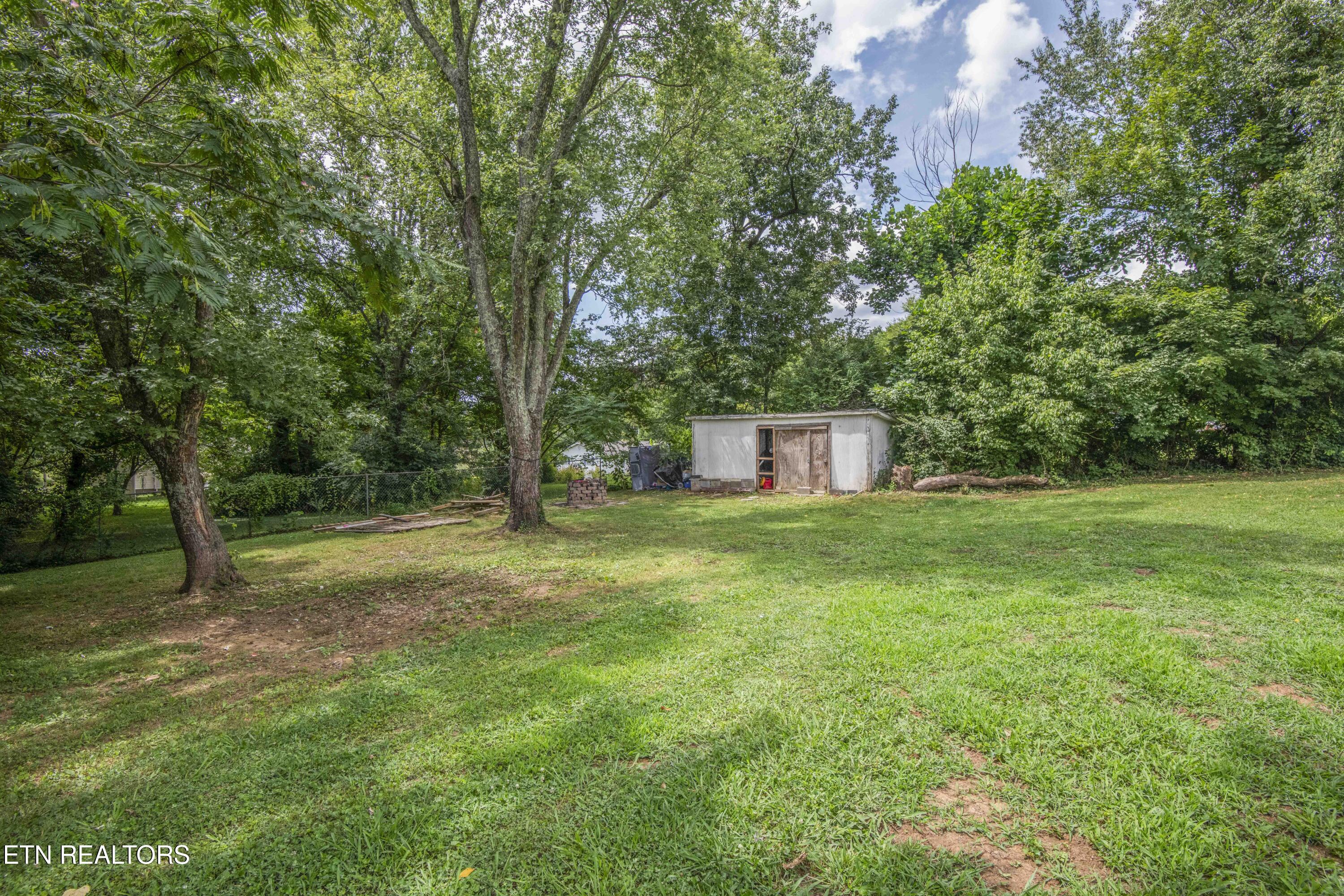 8532 Three Points Road Knoxville, TN 37924 - Photo 27 of 28 yard 4_1