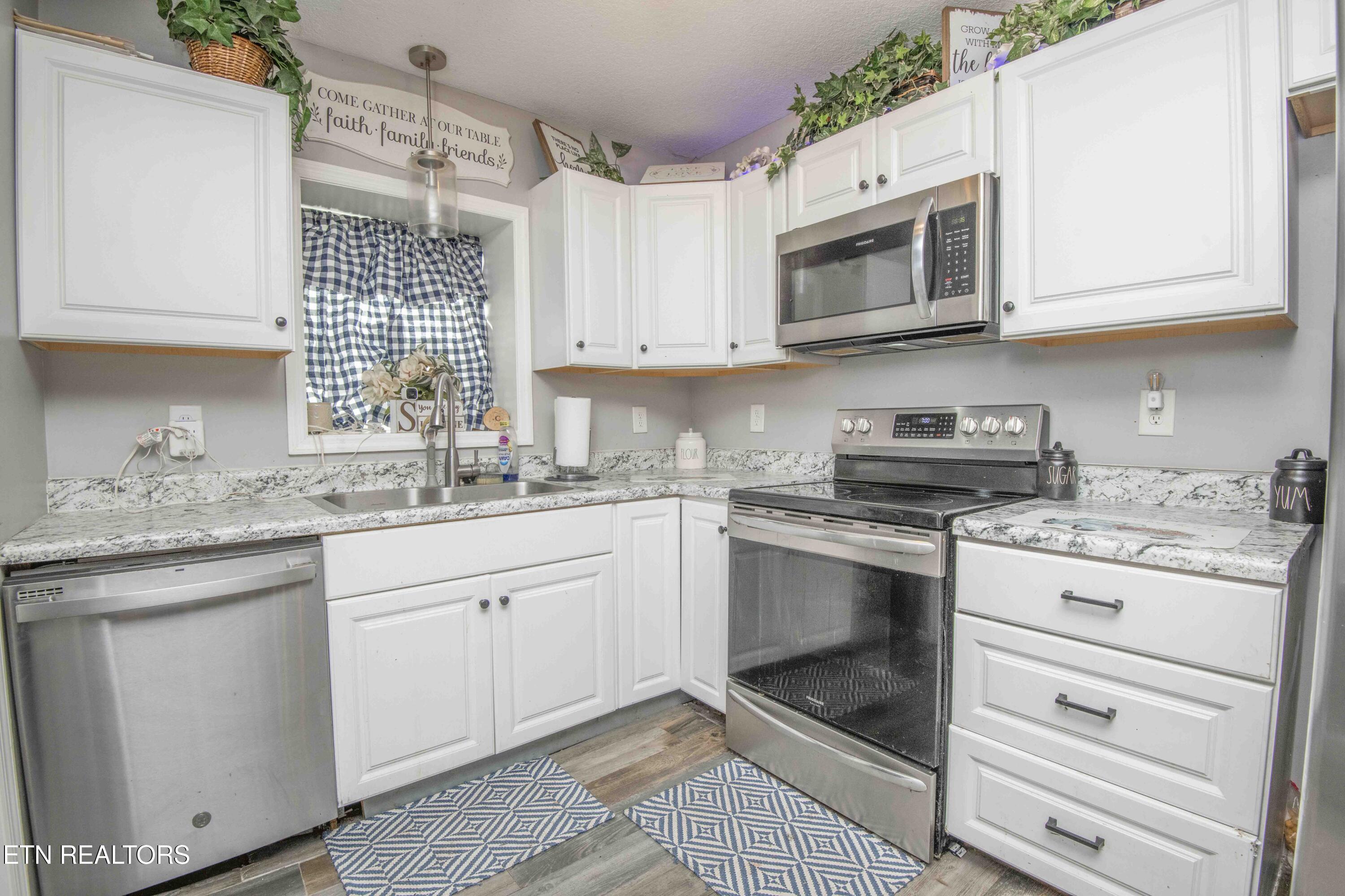 8532 Three Points Road Knoxville, TN 37924 - Photo 9 of 28 kitchen_1