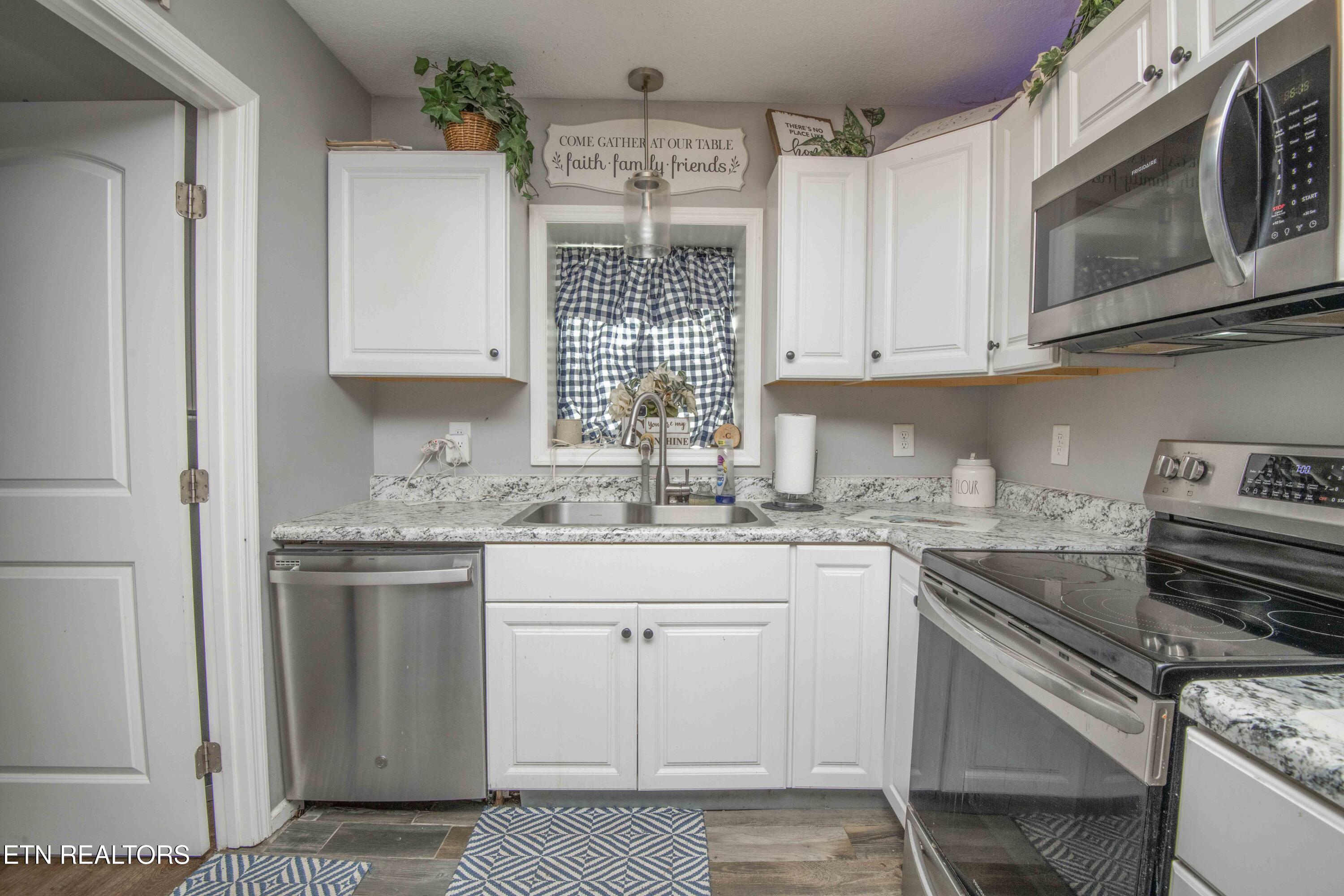 8532 Three Points Road Knoxville, TN 37924 - Photo 10 of 28 kitchene 1_1