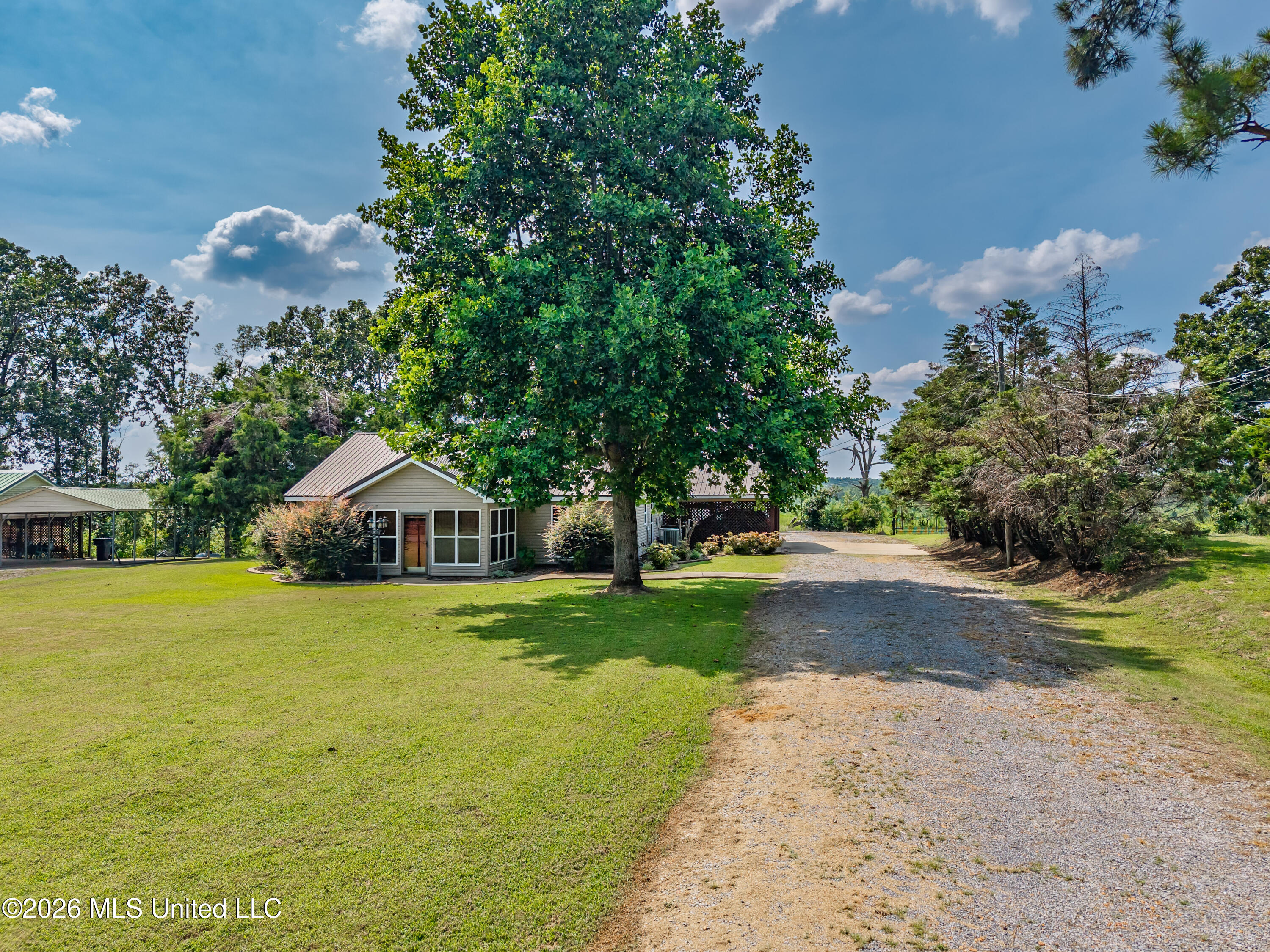 556 Chickasaw Road Pope, MS 38658 - Photo 2 of 69 556 Chickasaw Rd Pope MS_2026-08-04_02