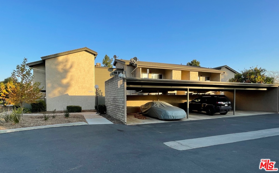 25825 Tournament Road, Unit I16 Valencia, CA 91355 - Photo 11 of 15 Gallery Image 11
