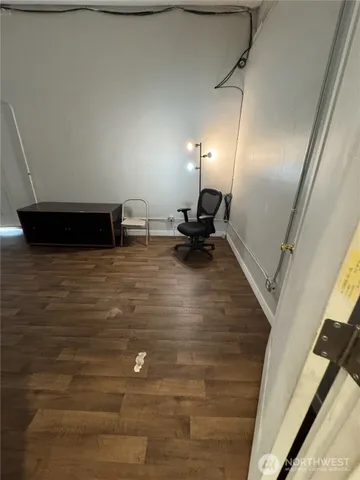 $2,500 | 10326 Aurora Avenue North, Seattle, WA 98133