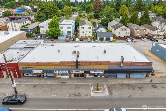 $2,500 | 10326 Aurora Avenue North, Seattle, WA 98133