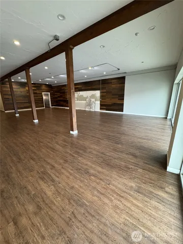 $2,500 | 10326 Aurora Avenue North, Seattle, WA 98133