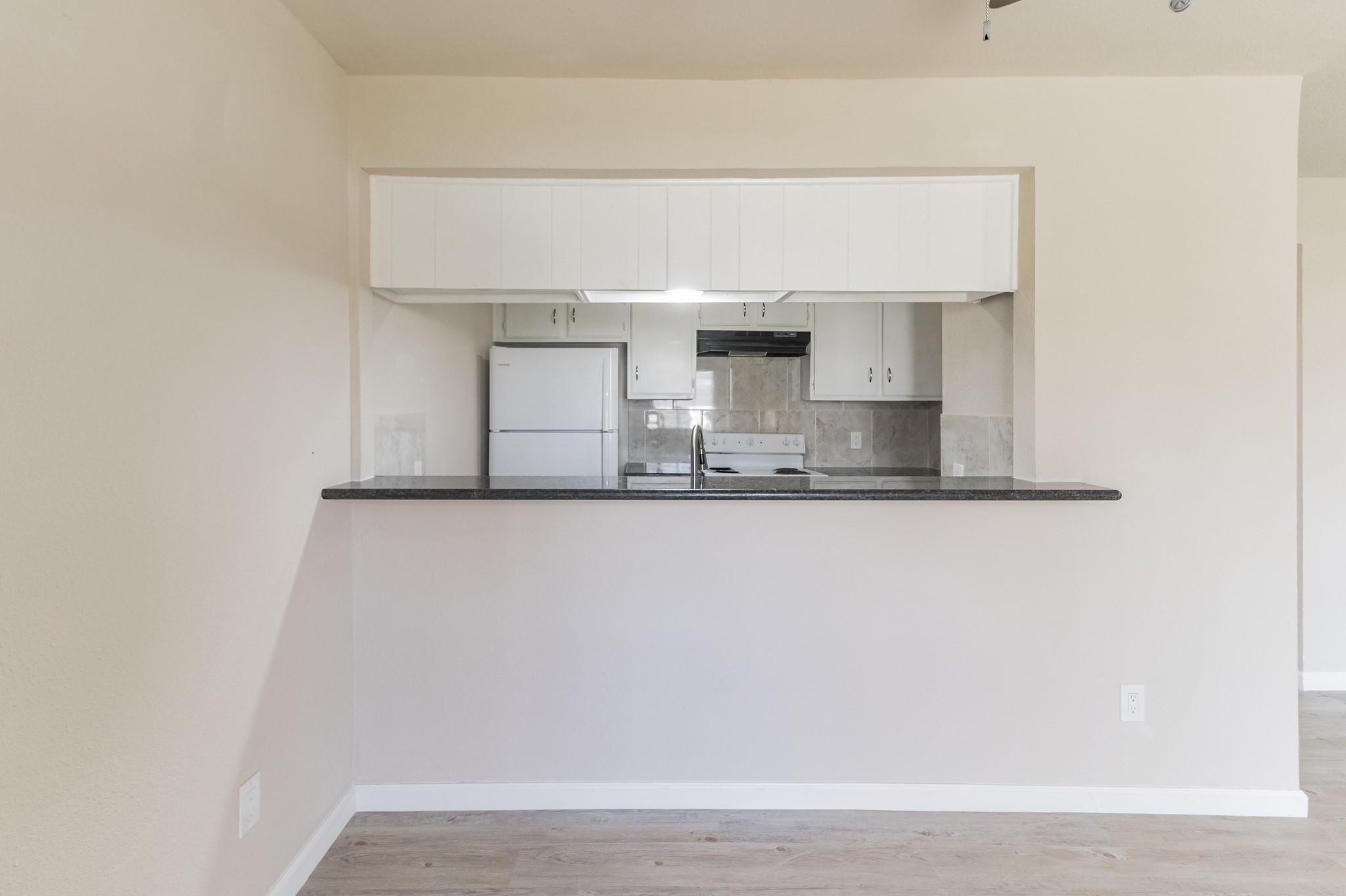 6815 Beachwood Street, Unit 1 Houston, TX 77021 - Photo 7 of 20 a view of counter top