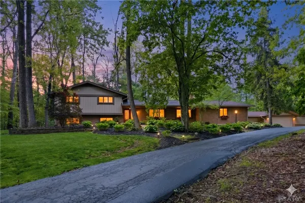 $995,000 | 2780 East Spring Valley Pike, Dayton, OH 45458