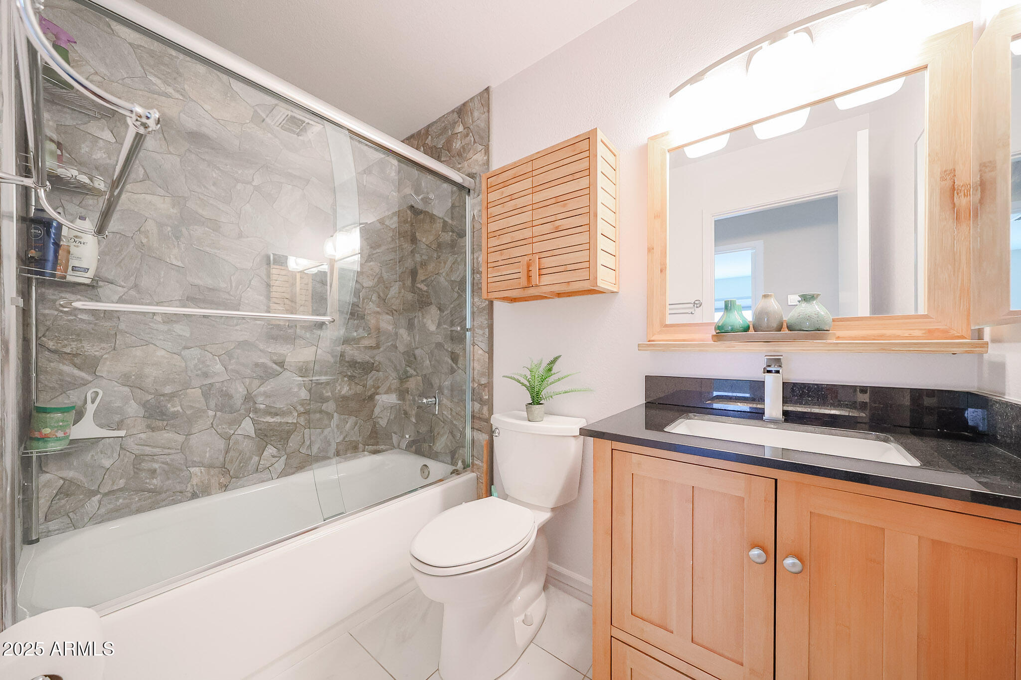 2101 East Redfield Road Phoenix, AZ 85022 - Photo 29 of 43 Second Full Bathroom