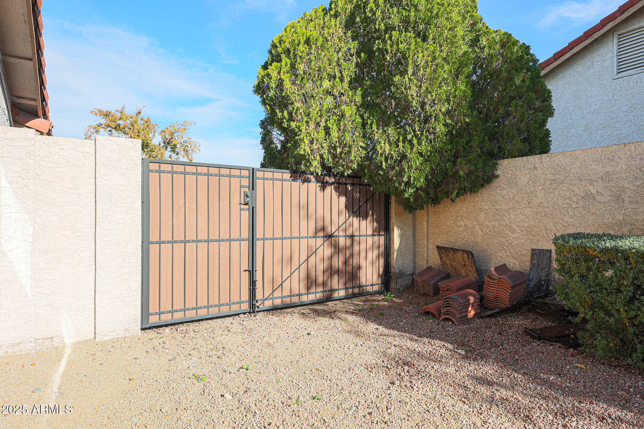 2101 East Redfield Road Phoenix, AZ 85022 - Photo 42 of 43 Oversized Side Gate