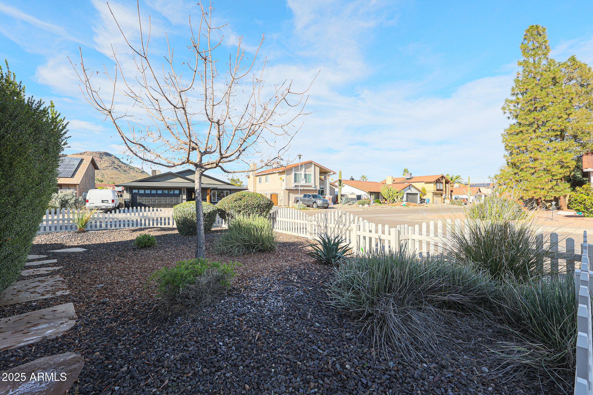 2101 East Redfield Road Phoenix, AZ 85022 - Photo 7 of 43 Front Yard