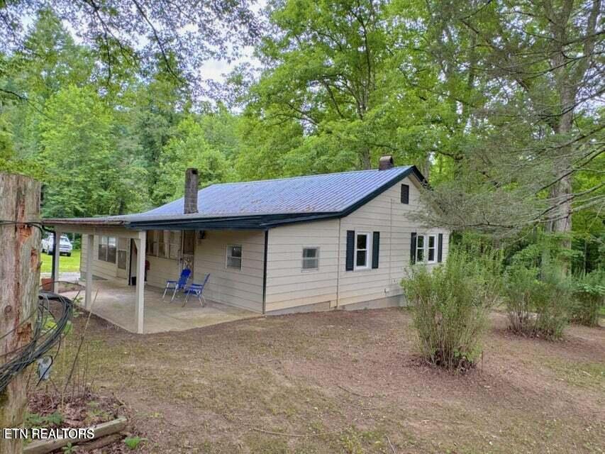213 Tom Henry Road Townsend, TN 37882 - Photo 8 of 36 20240821141642664281000000-o