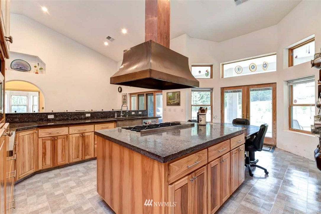 8624 Southeast Overaa Road Port Orchard, WA 98367 - Photo 12 of 23 Gallery Image 12
