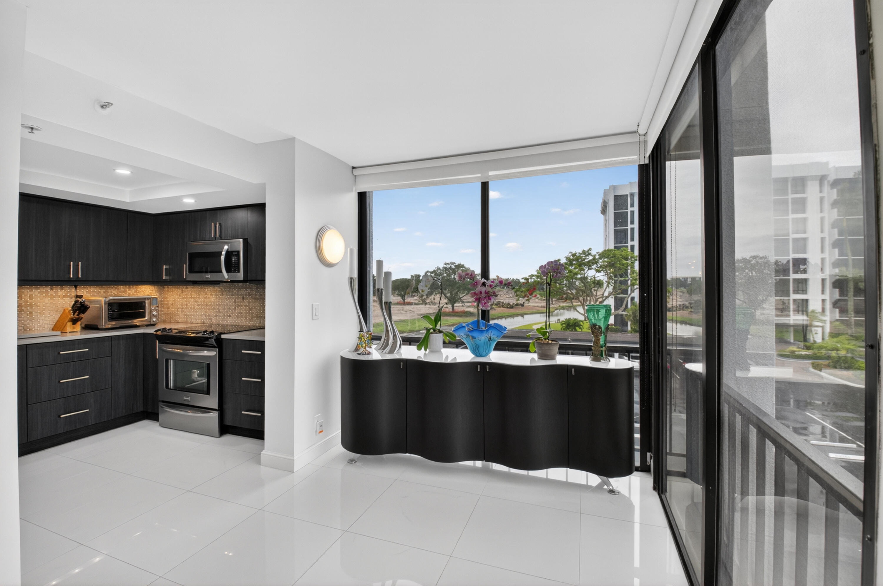 7738 Lakeside Boulevard, Unit 334 Boca Raton, FL 33434 - Photo 15 of 61 OPEN KITCHEN