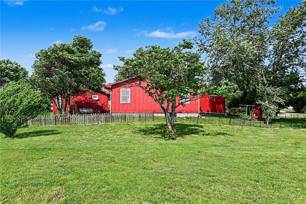 1301 West 8th Street Edgerton, KS 66021 - Photo 7 of 38
