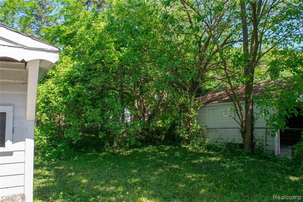 12691 Riad Street Detroit, MI 48224 - Photo 6 of 25