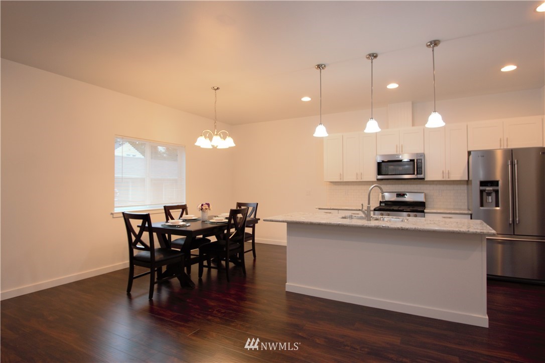 225 North Cabot Road Everett, WA 98203 - Photo 3 of 17