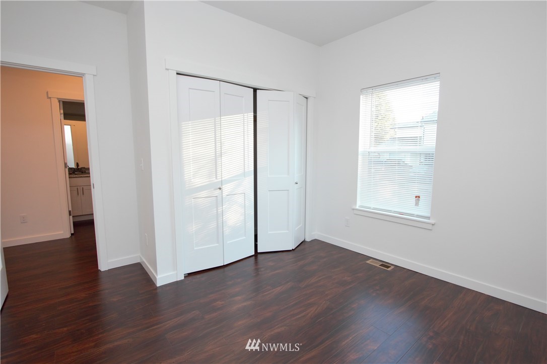 225 North Cabot Road Everett, WA 98203 - Photo 6 of 17