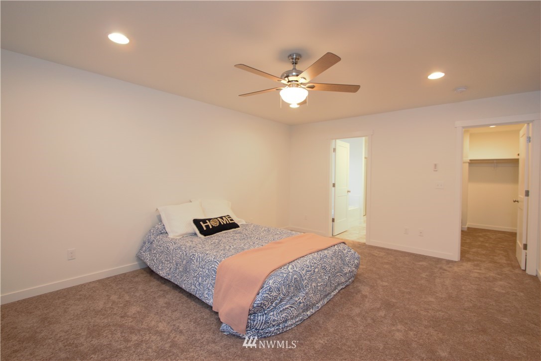 225 North Cabot Road Everett, WA 98203 - Photo 8 of 17