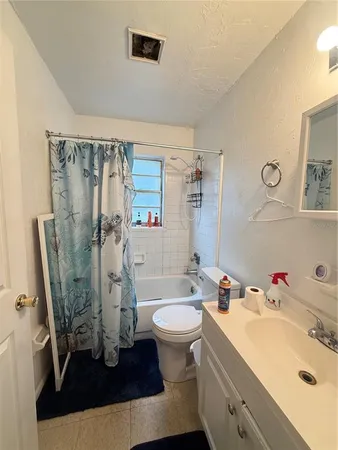 $1,200 | 615 Southwest 11 Lane, Unit A, Gainesville, FL 32601