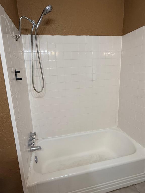 1908 20th Avenue North St. Petersburg, FL 33713 - Photo 20 of 39 a bathroom with a bathtub