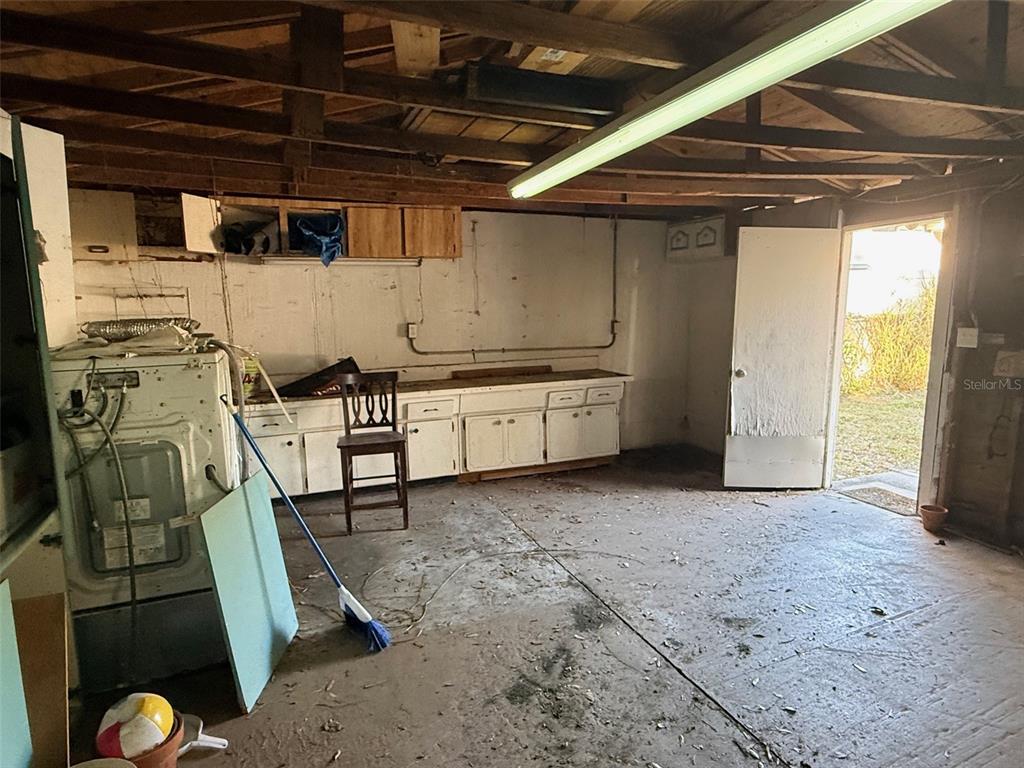 1908 20th Avenue North St. Petersburg, FL 33713 - Photo 39 of 39 a view of a garage