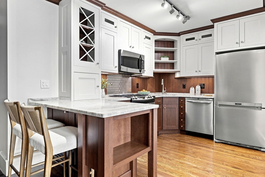 85 East India Row, Unit 8A Boston, MA 02110 - Photo 8 of 24 Gallery Image 8