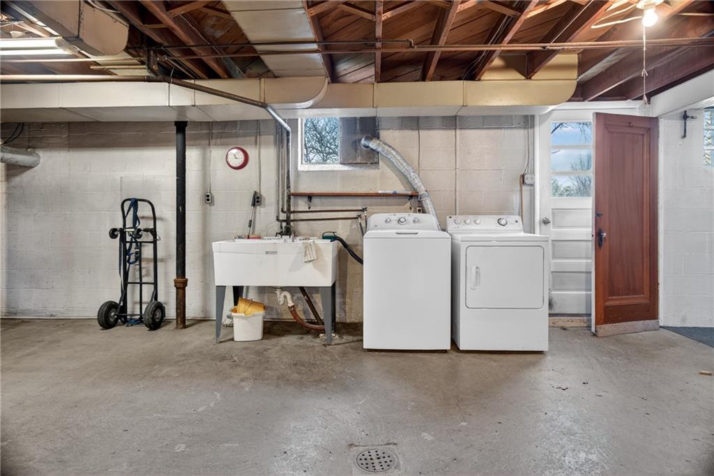105 Clearview Drive Baden, PA 15005 - Photo 27 of 43 a utility room with dryer and washer