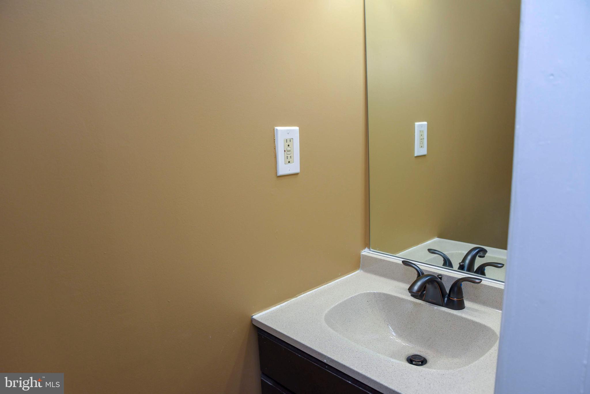 4920 Lindsay Road Baltimore, MD 21229 - Photo 15 of 43