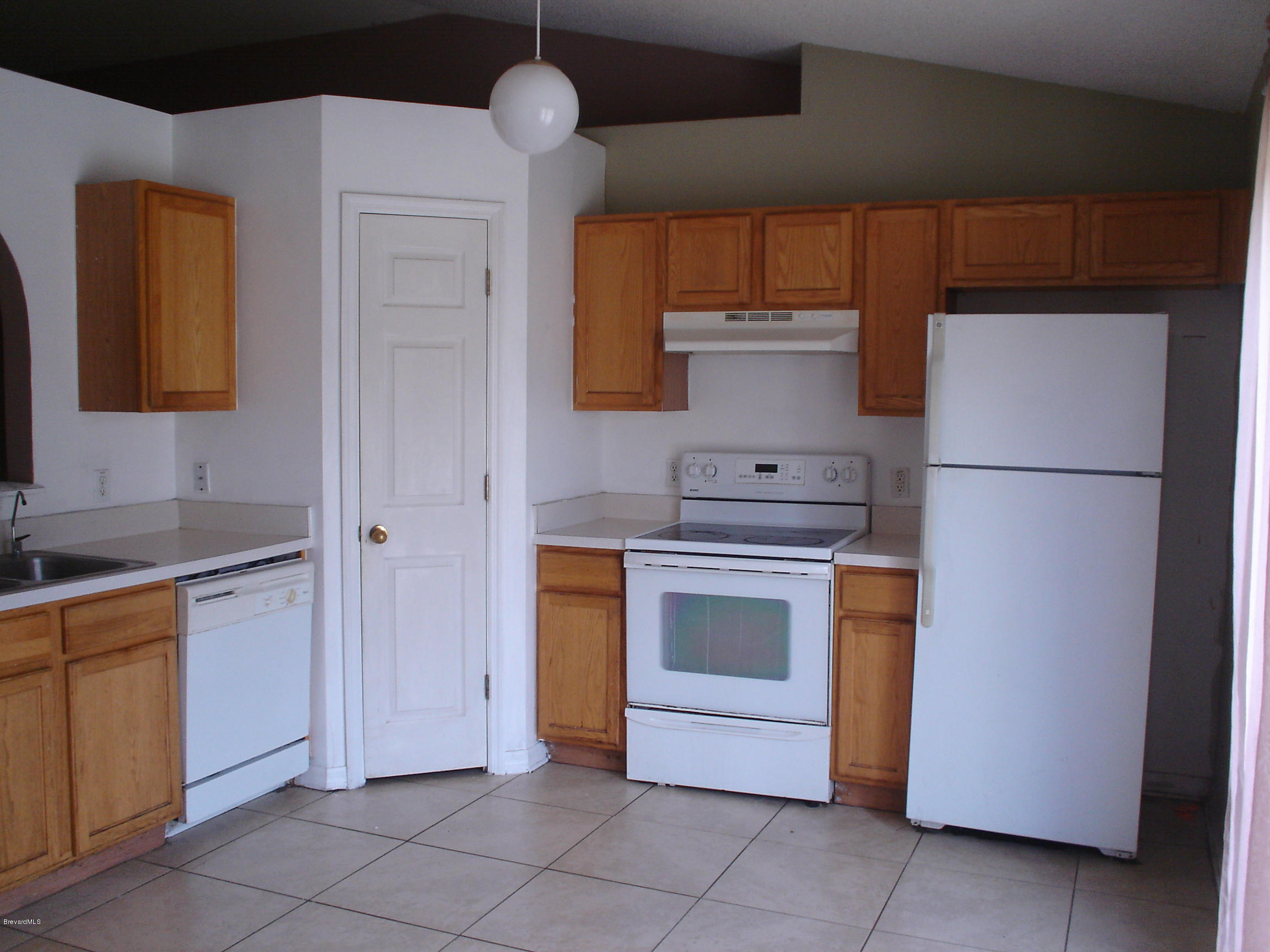 1353 Ran Road Southeast Palm Bay, FL 32909 - Photo 3 of 19 DSC04547
