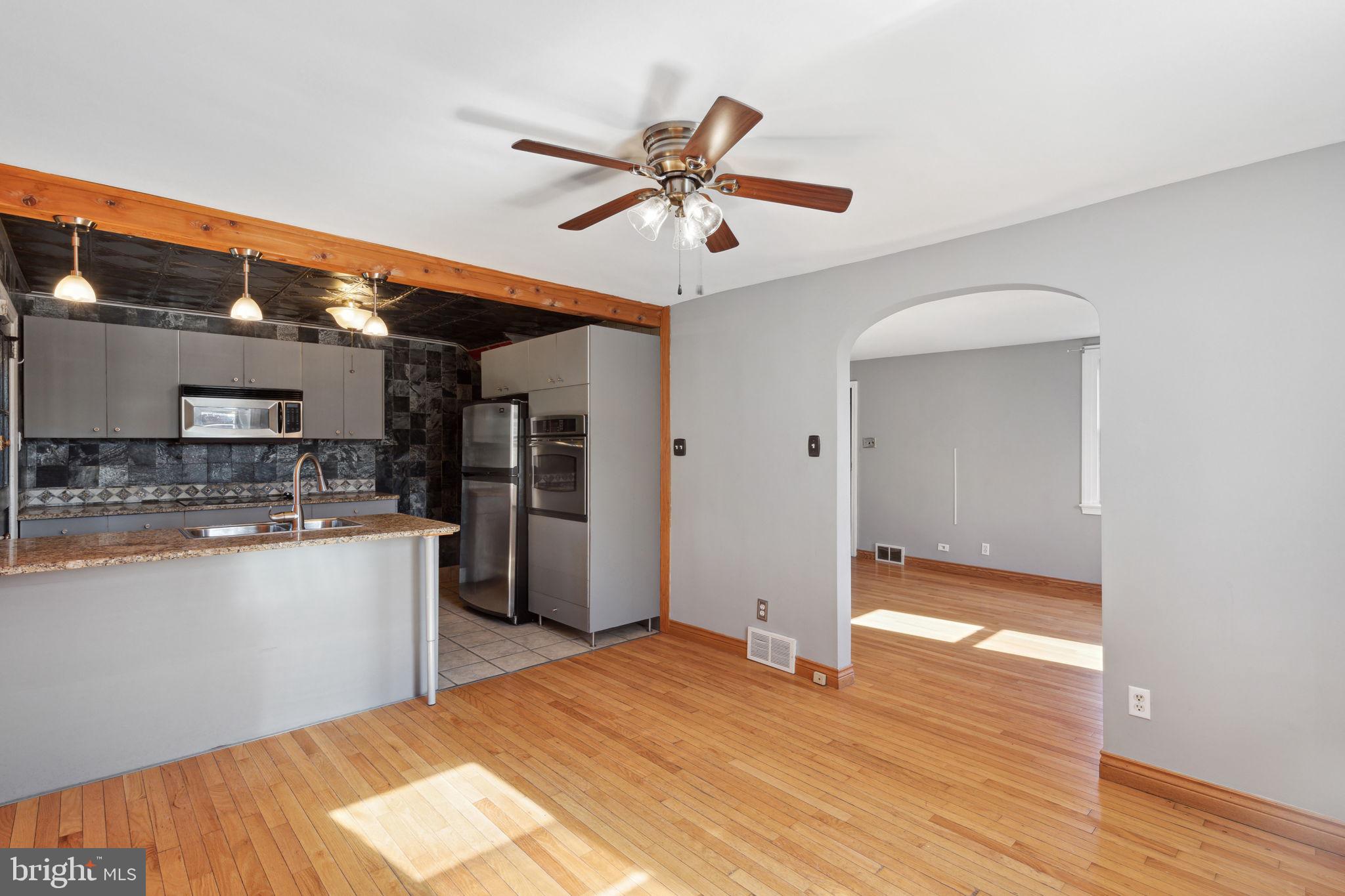 7806 Ridge Avenue Philadelphia, PA 19128 - Photo 13 of 35