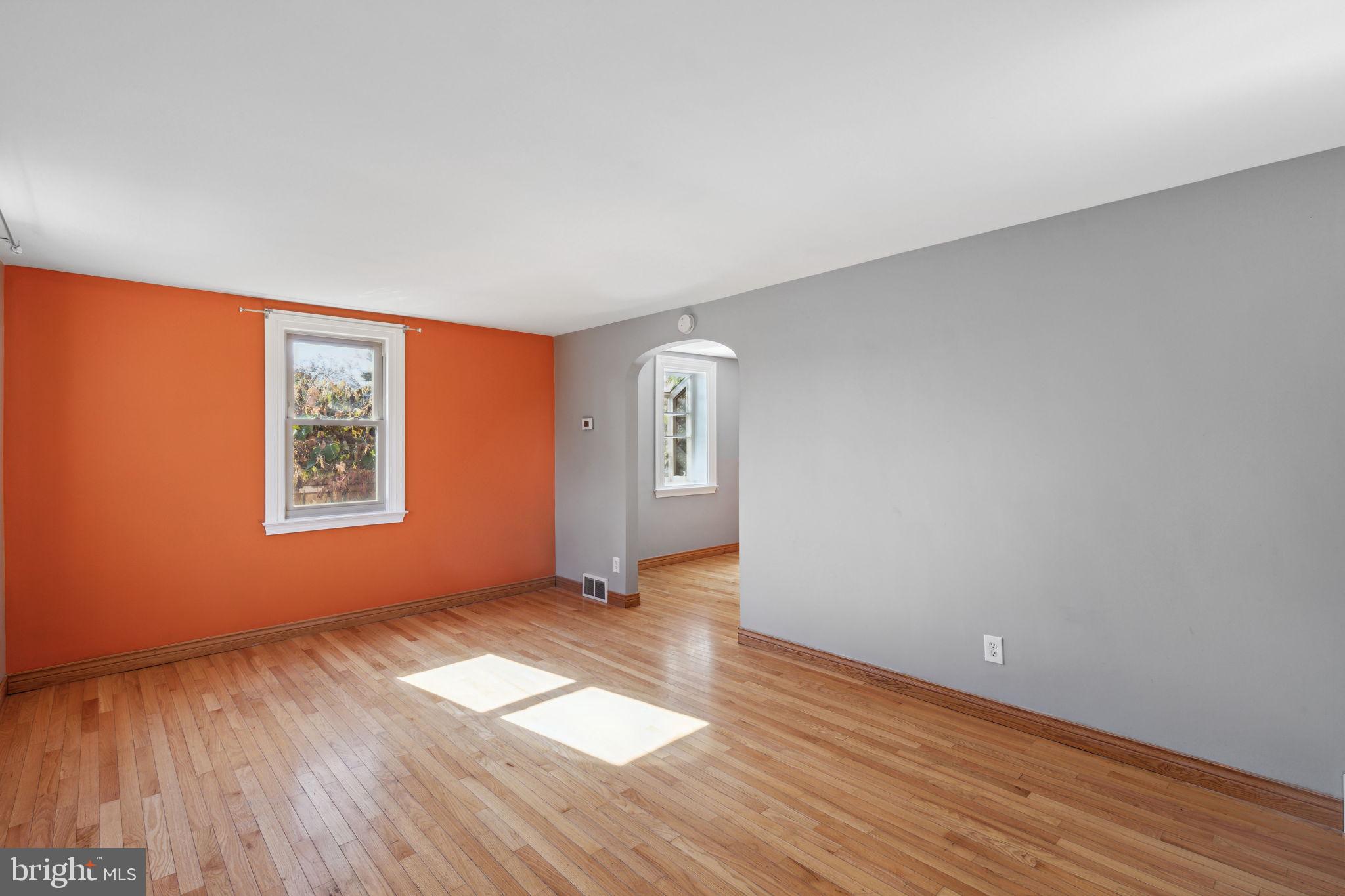 7806 Ridge Avenue Philadelphia, PA 19128 - Photo 4 of 35