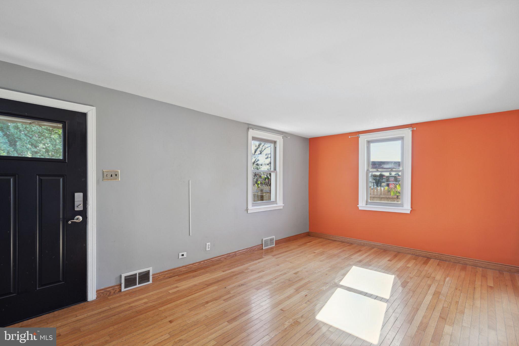 7806 Ridge Avenue Philadelphia, PA 19128 - Photo 5 of 35