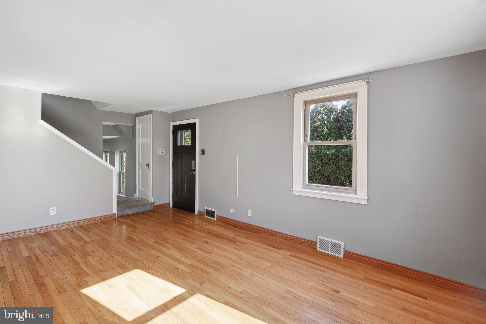 7806 Ridge Avenue Philadelphia, PA 19128 - Photo 6 of 35