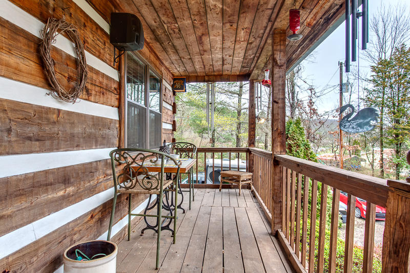 5727 Jones Road Knoxville, TN 37918 - Photo 3 of 36 Front porch