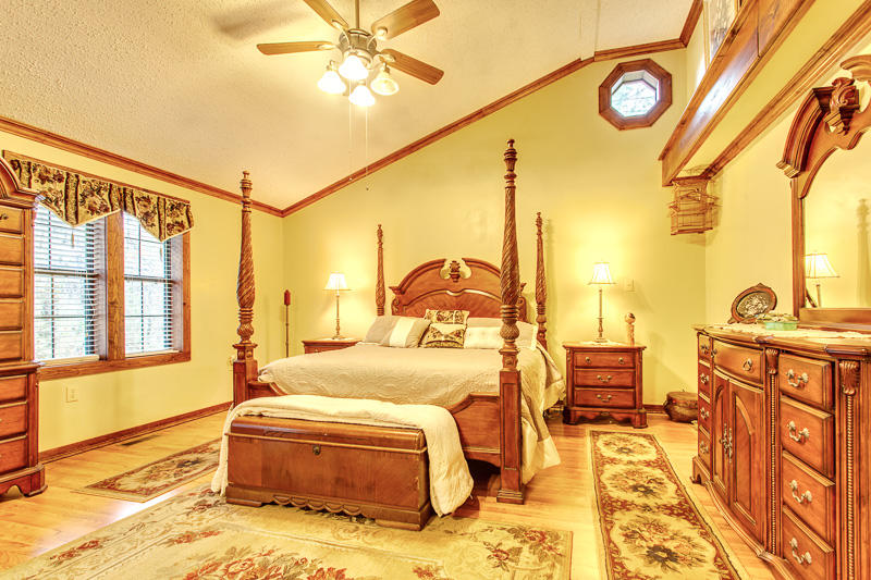 5727 Jones Road Knoxville, TN 37918 - Photo 9 of 36 Master Bedroom