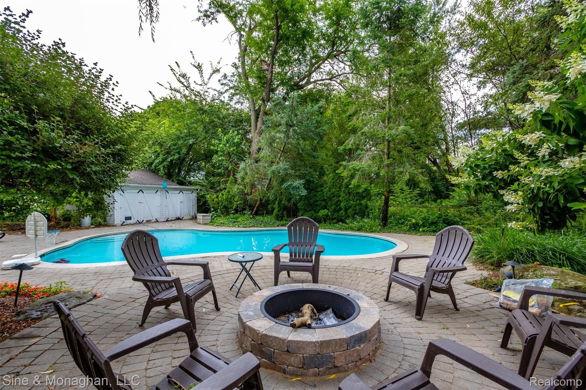 653 Middlesex Road Grosse Pointe, MI 48230 - Photo 5 of 54 653 Middlesex S017.jpg