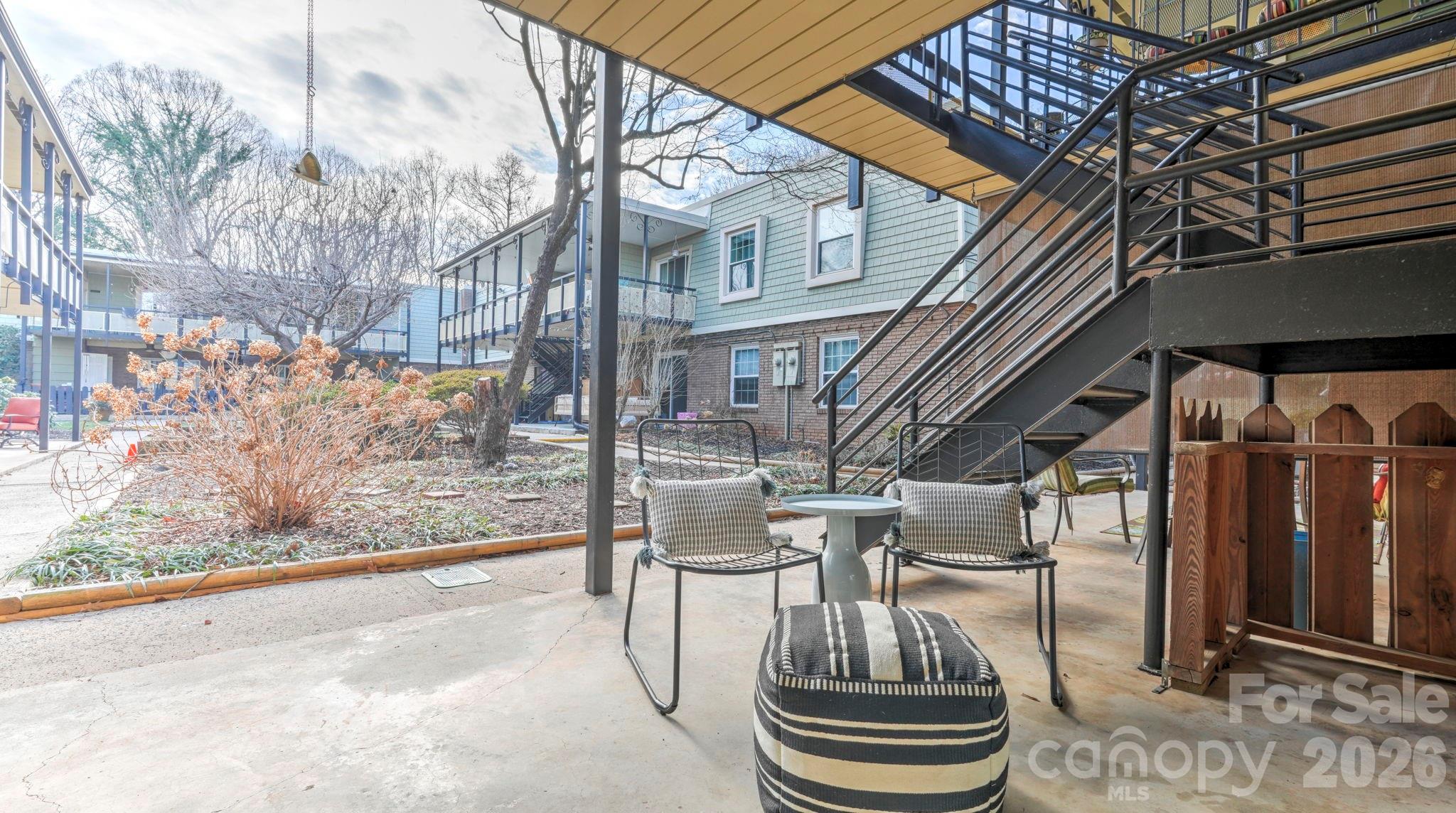 2626 Park Road, Unit B Charlotte, NC 28209 - Photo 19 of 31 a view of an outdoor space