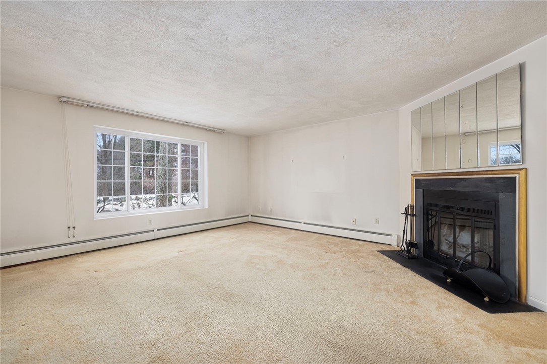 2 Eagle Run, Unit A Warwick, RI 02818 - Photo 4 of 27