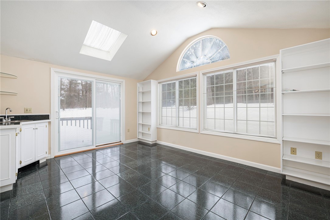2 Eagle Run, Unit A Warwick, RI 02818 - Photo 9 of 27
