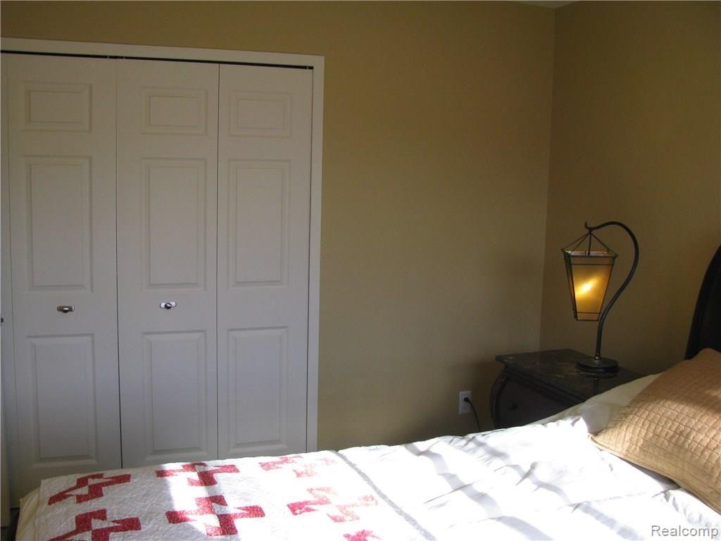 517 Tennyson Rochester, MI 48307 - Photo 33 of 54 1980-01-01 00.16