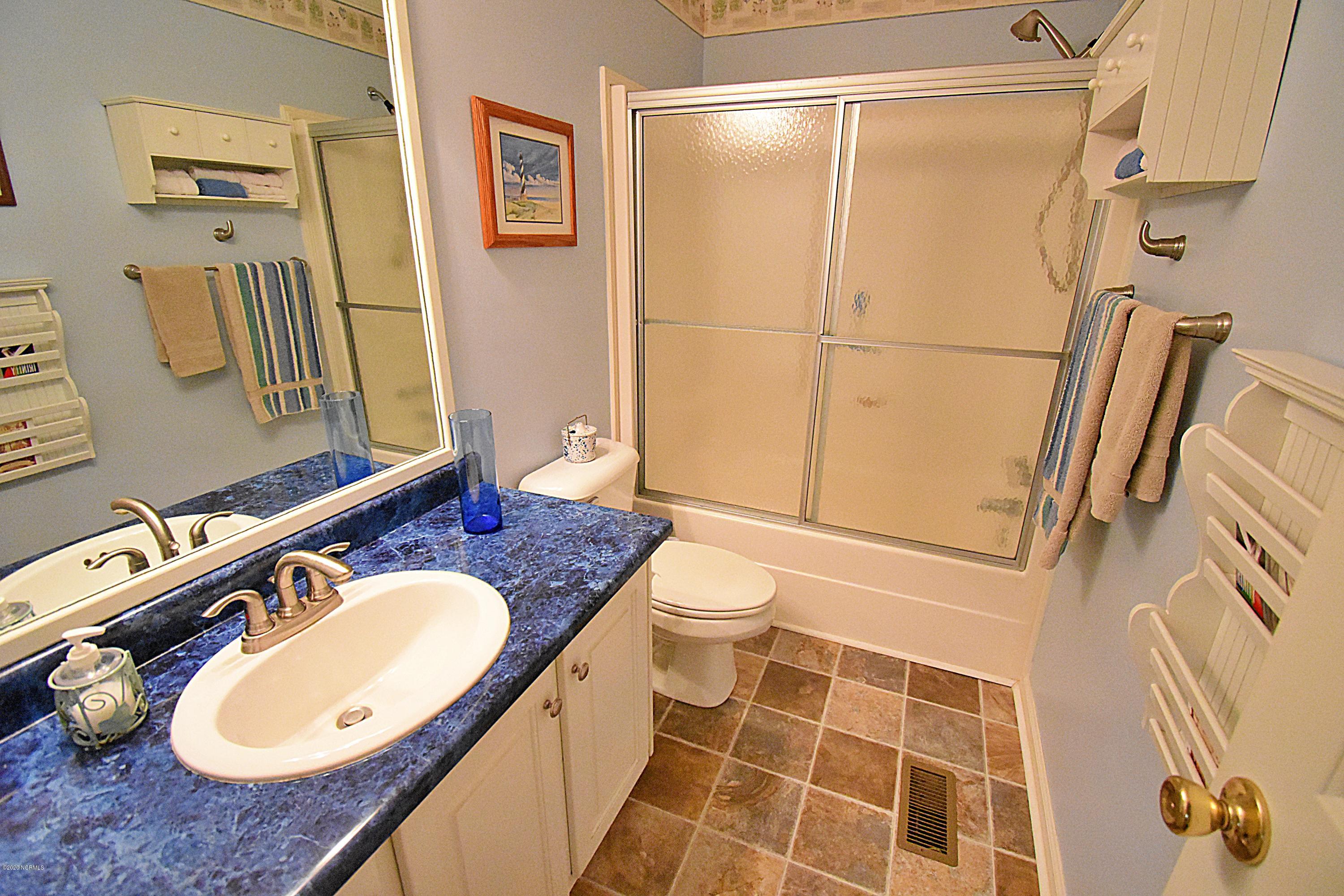 547 Chair Road New Bern, NC 28560 - Photo 15 of 21 Convenient hall bath