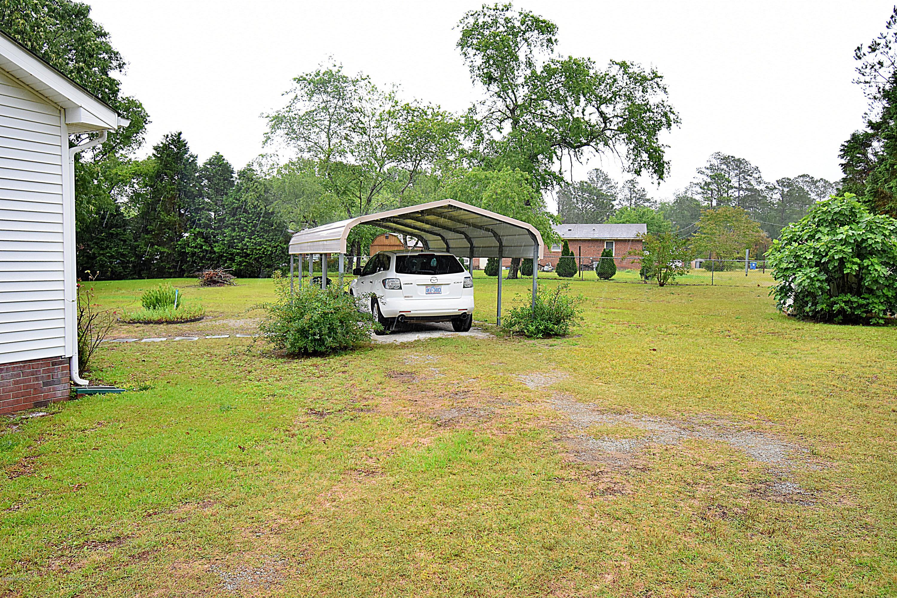 547 Chair Road New Bern, NC 28560 - Photo 17 of 21 Level yard