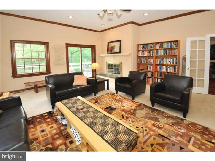 1075 Susquehanna Road Rydal, PA 19046 - Photo 10 of 25 Family Room