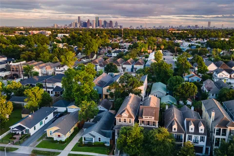 $764,500 | 836 East 24th Street, Houston, TX 77009